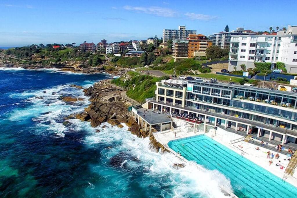 Apartment Stylish & Modern Pad - Balcony Ac Bbq Lift Sydney