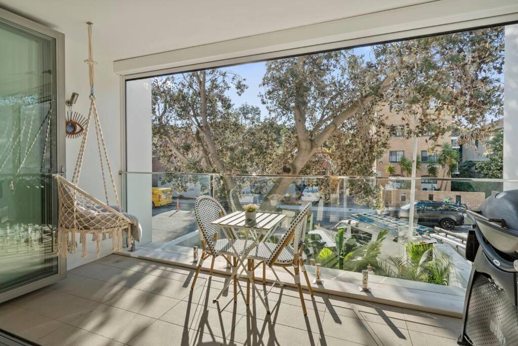 Stylish & Modern Pad - Balcony Ac Bbq Lift Apartment Sydney